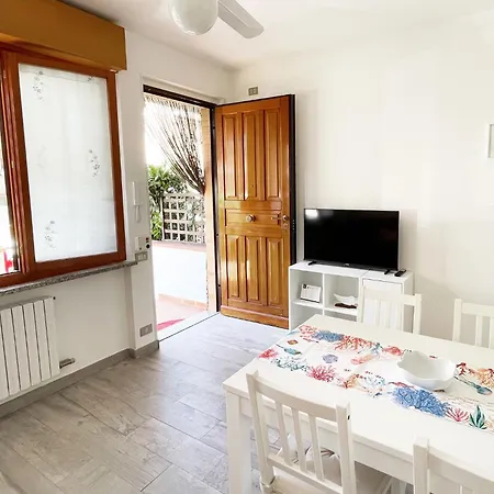 Διαμέρισμα Corallo By Ermosa Novita' 2025 - In Centro - 250m Dal Mare *